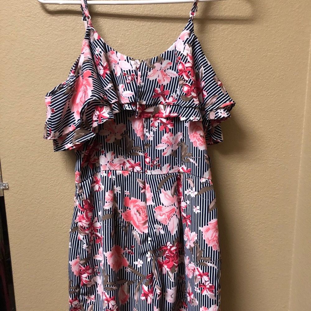 Floral Romper - Picture 2 of 3